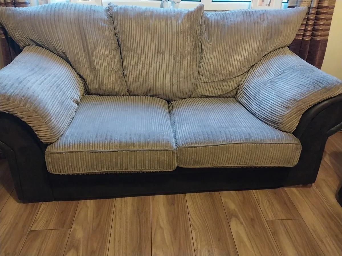 Couch - Image 4