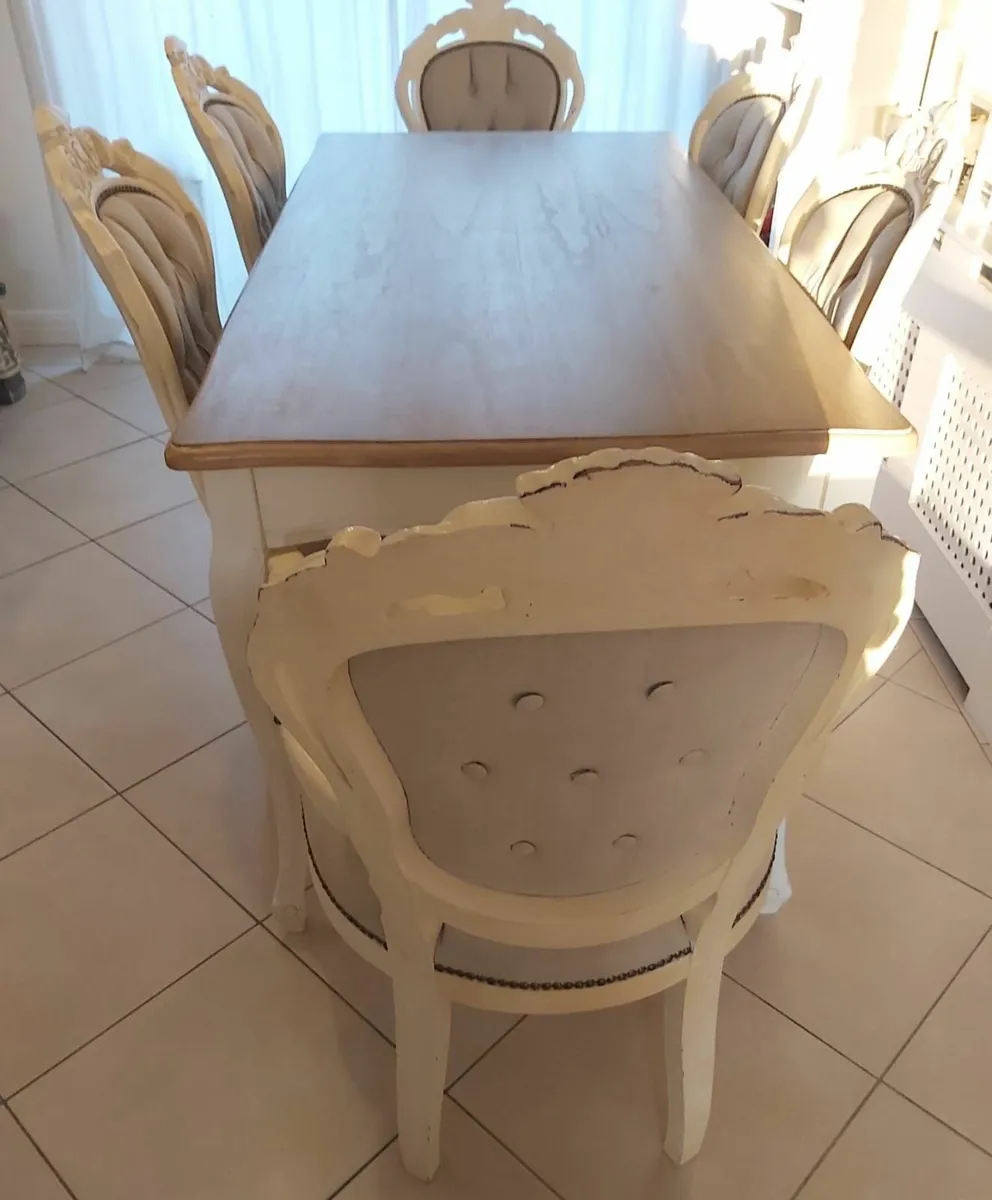 Dining table, 4 chairs, 2 arm chairs - Image 4