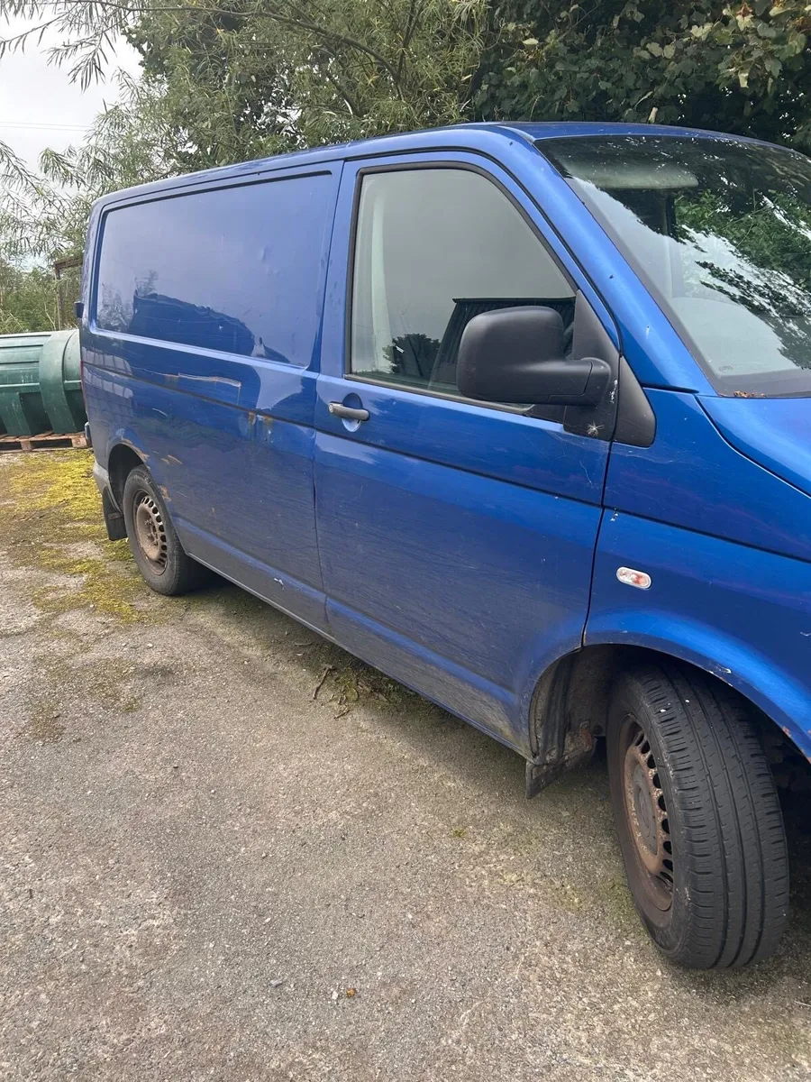 Transporter van - Image 1