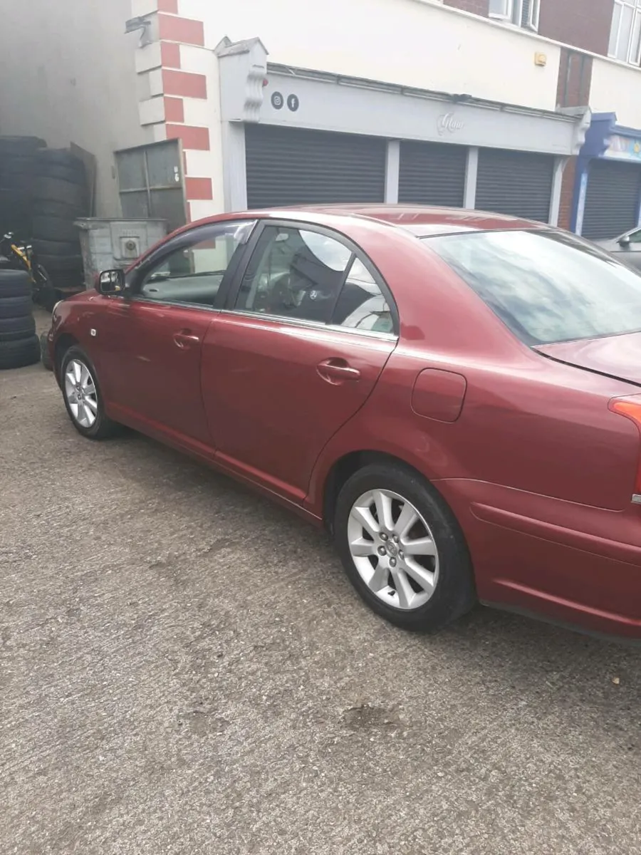 Toyota avensis 1.8 luna - Image 1