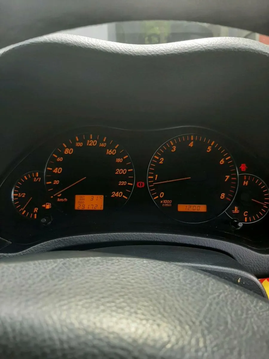 Toyota avensis 1.8 luna - Image 3