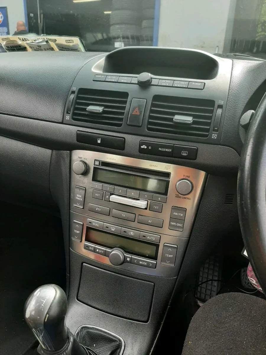Toyota avensis 1.8 luna - Image 4