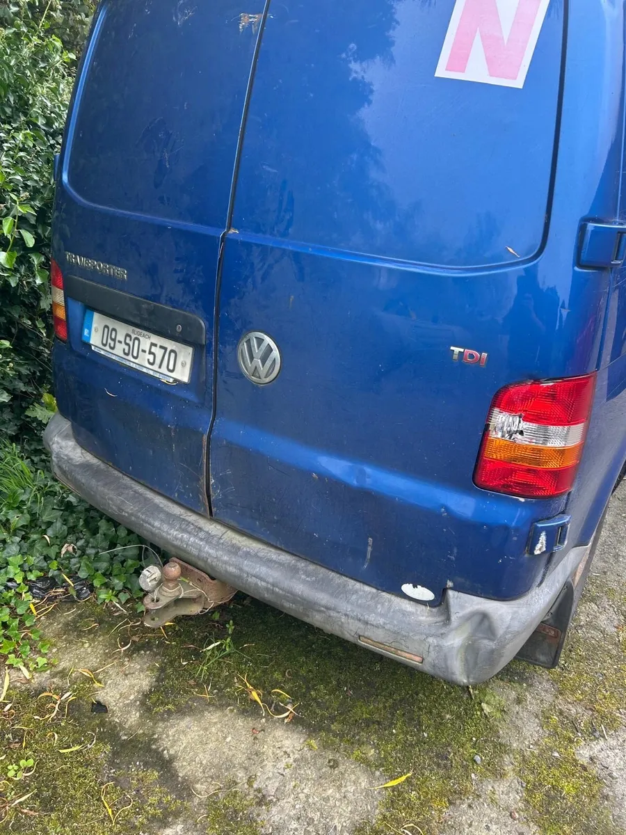 Transporter van - Image 4
