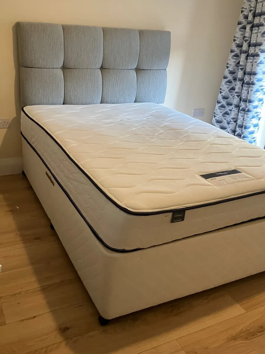 Bed frame headboard and mattress - Image 3