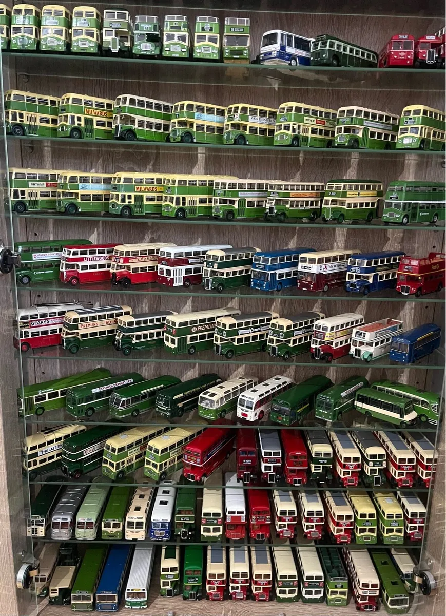 100+ Diecast 1:76 Scale Model Buses - Image 1