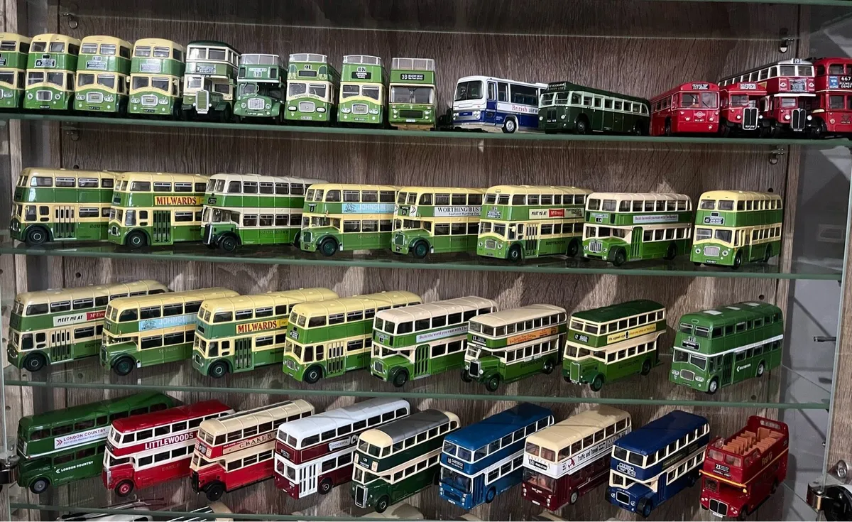 100+ Diecast 1:76 Scale Model Buses - Image 2