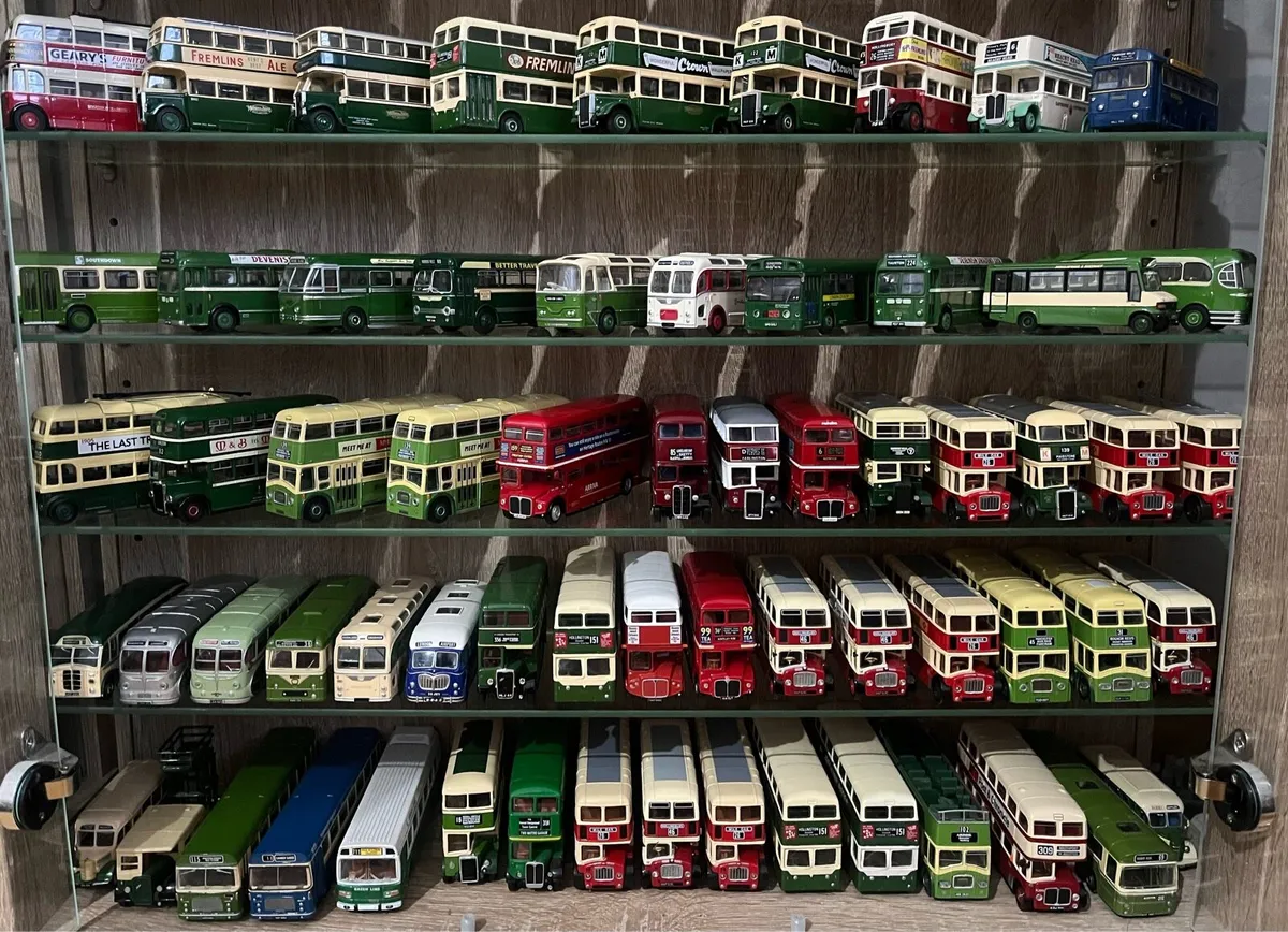 100+ Diecast 1:76 Scale Model Buses - Image 3