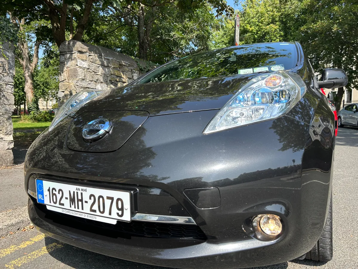 2016 NISSAN LEAF TEKNA 24kw LEATHER INTERIOR - Image 1