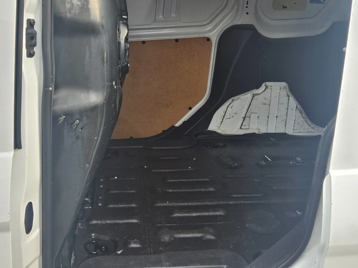 Ford Transit connect - Image 4