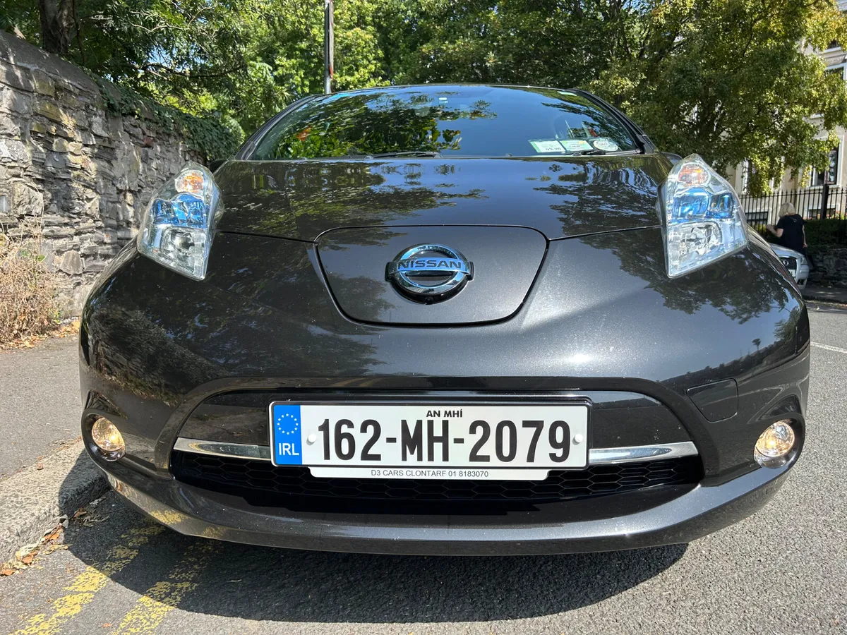 2016 NISSAN LEAF TEKNA 24kw LEATHER INTERIOR - Image 2