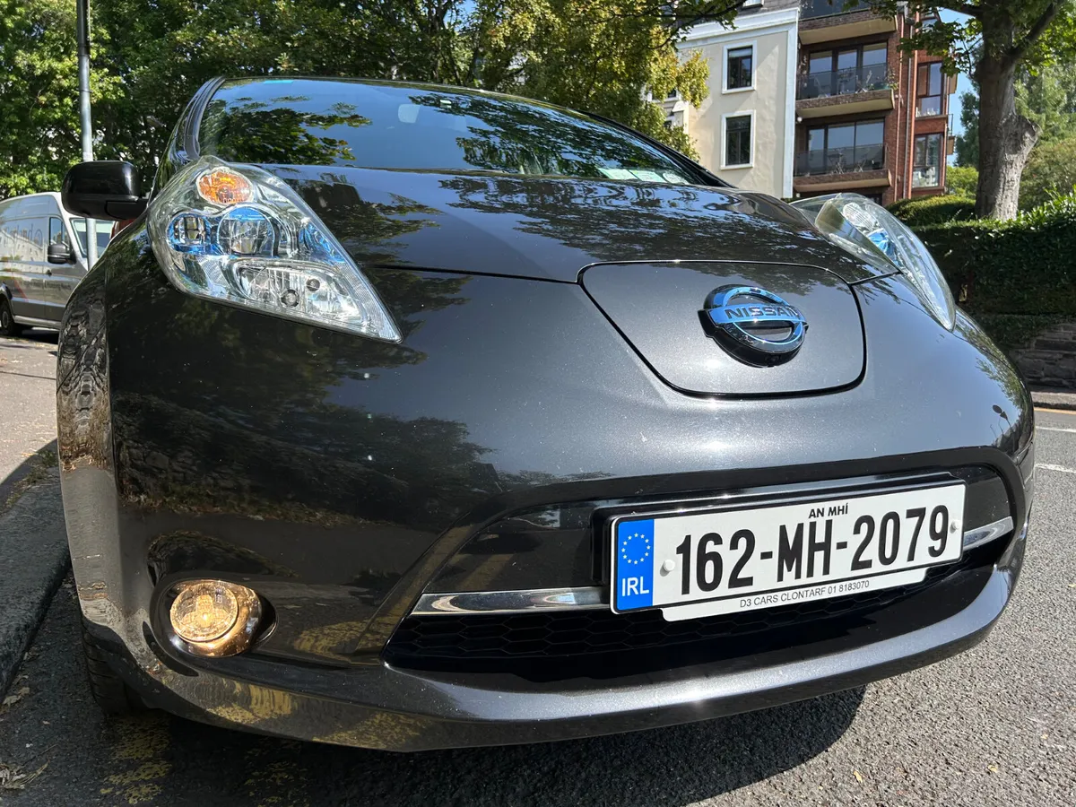 2016 NISSAN LEAF TEKNA 24kw LEATHER INTERIOR - Image 3