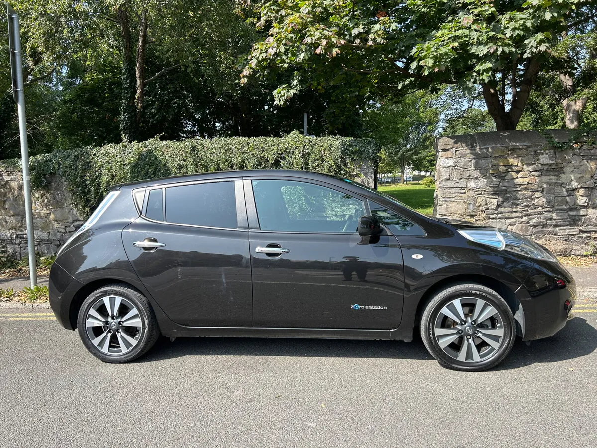 2016 NISSAN LEAF TEKNA 24kw LEATHER INTERIOR - Image 4