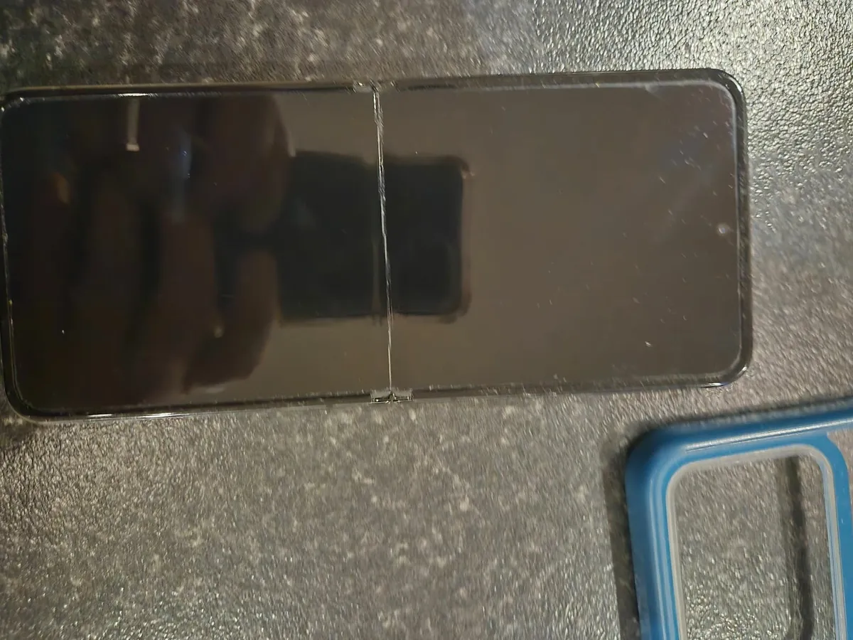 Phone - Image 2
