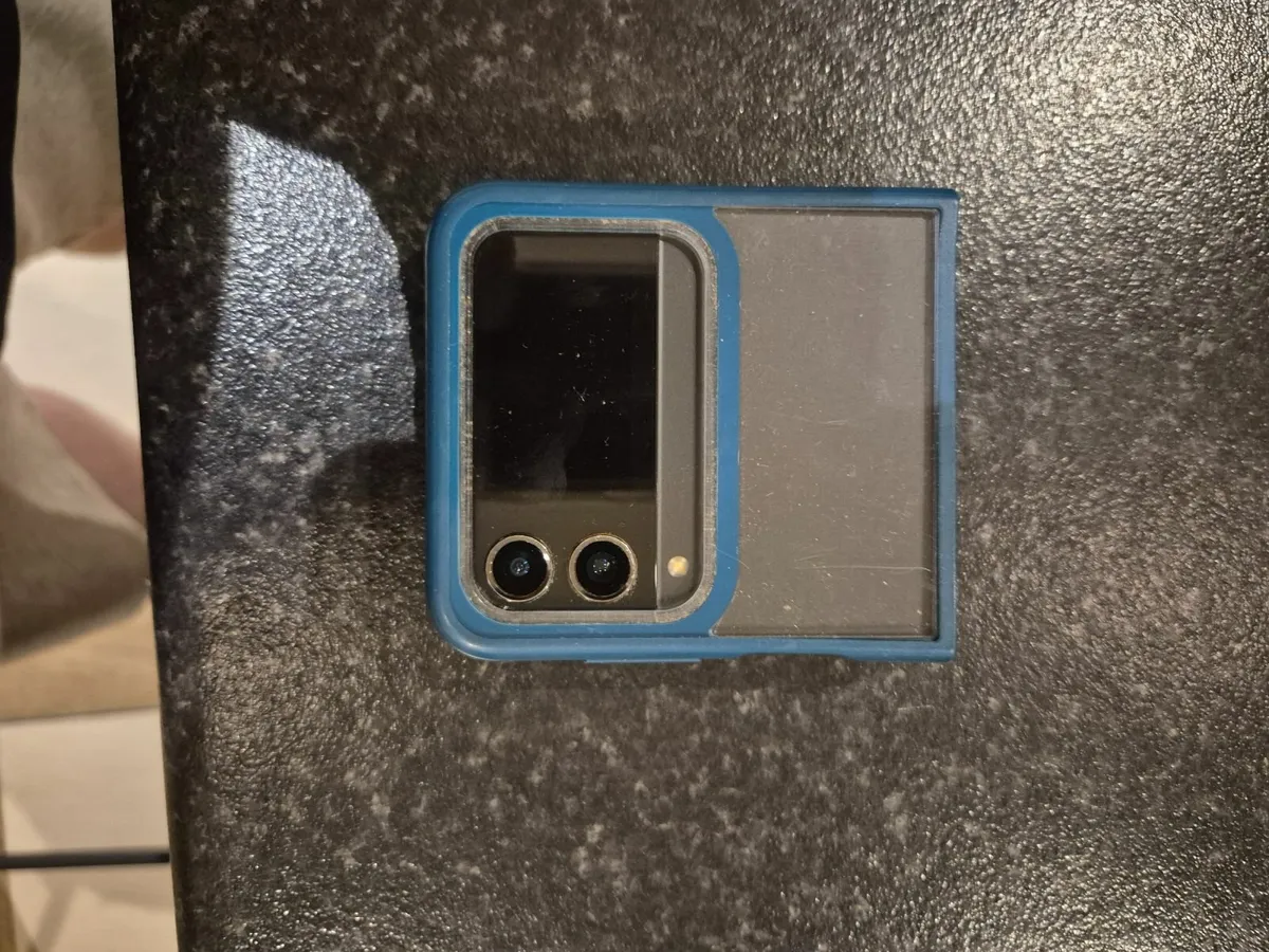 Phone - Image 1