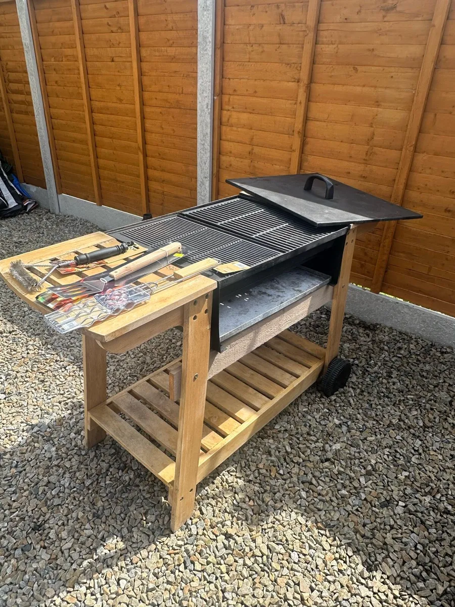 Gas BBQ - Image 2