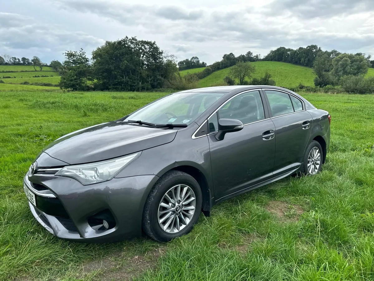 171 Toyota Avensis Aura 1.6 Diesel - Image 3