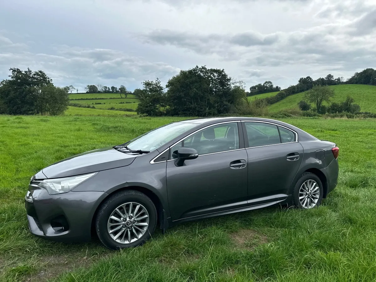 171 Toyota Avensis Aura 1.6 Diesel - Image 4