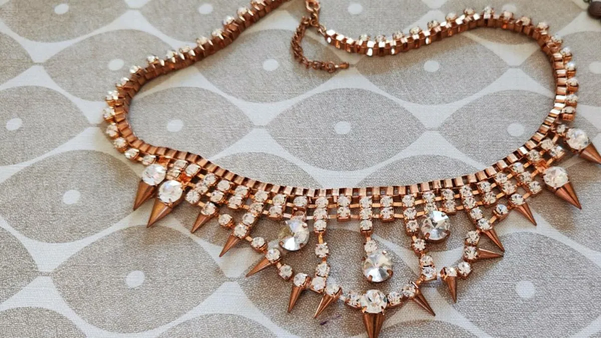 Retro style necklace - Image 1