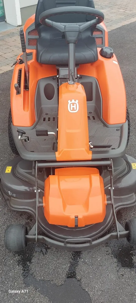 Husqvarna front deck 40" ride on  lawnmower - Image 3