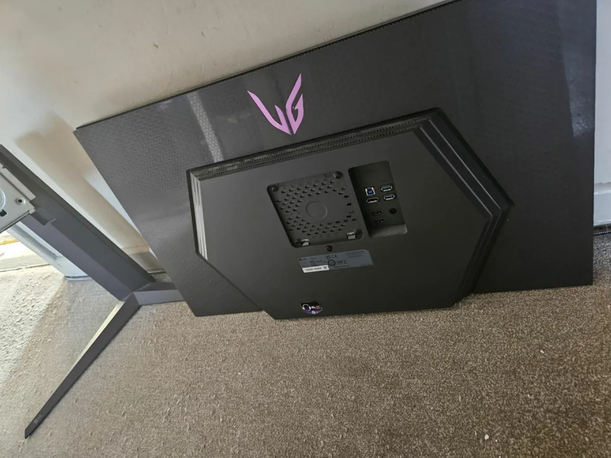 LG UltraGear 32GR93U-B Gaming Monitor – 32” 4K 144 - Image 2