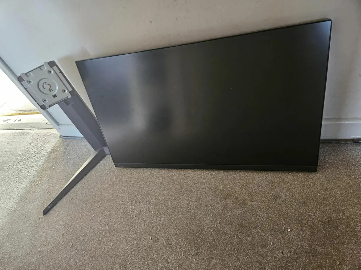 LG UltraGear 32GR93U-B Gaming Monitor – 32” 4K 144 - Image 3