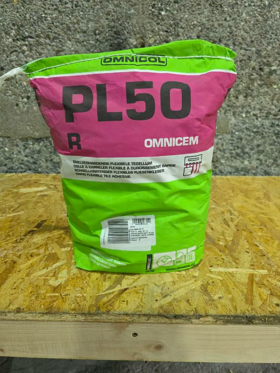 Tile adhesive x20 Bags - Image 1
