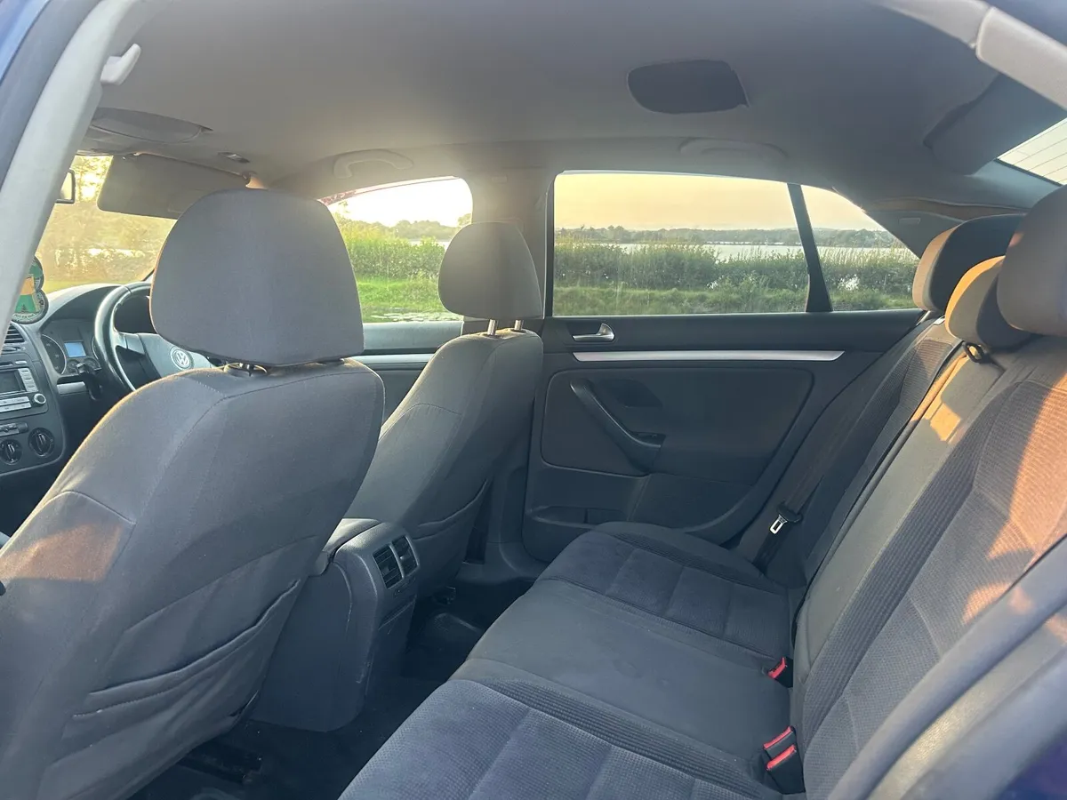 Volkswagen Jetta 2007 - Image 3