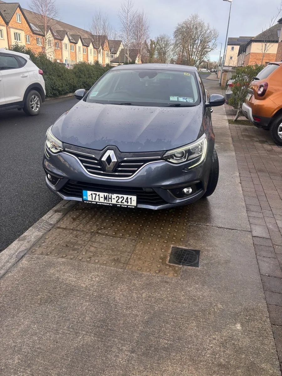 2017 Renault Megane Grand Coupe Dynamique S - Image 2