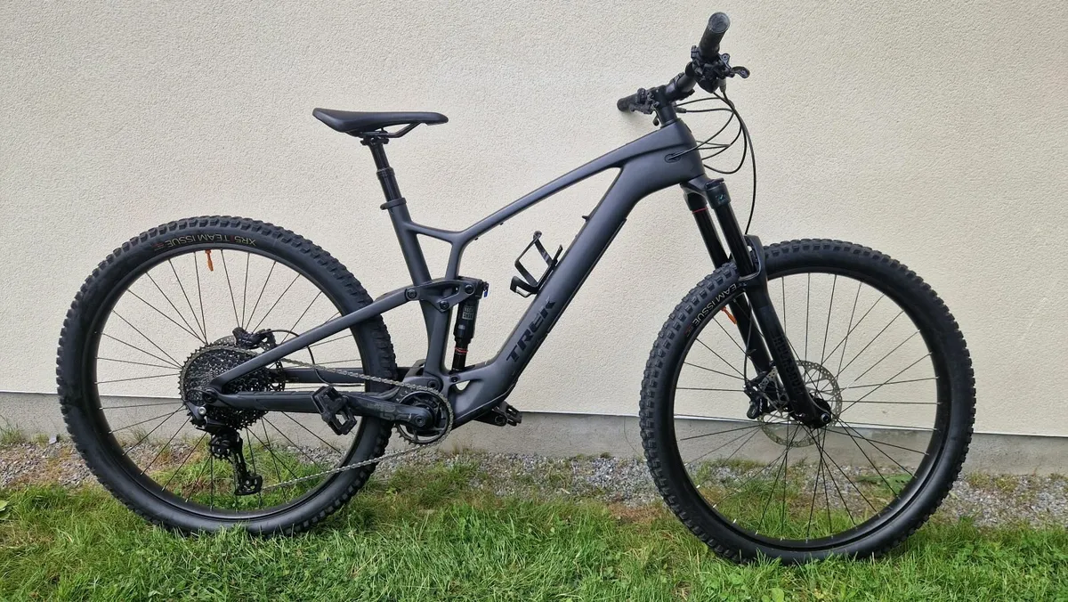 2023 Trek Fuel EXe 9.5 in Matte Dnister Black XL - Image 2