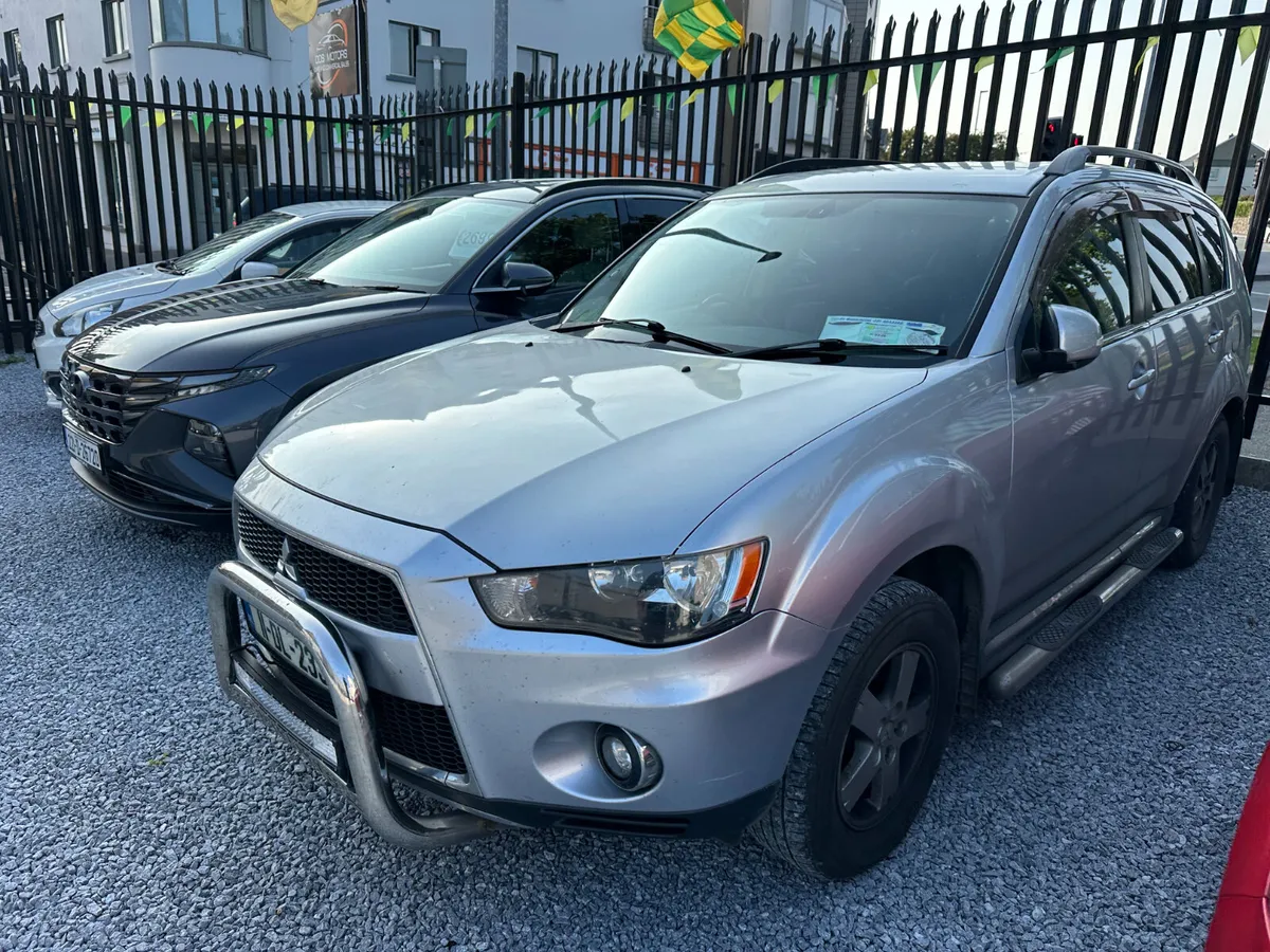 2011 Mitsubishi Outlander 2.2 DID 7-Seater 4WD - Image 2