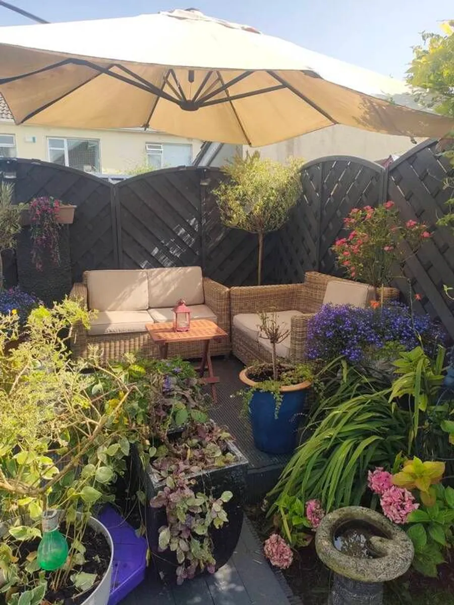 Garden furniture - Image 1