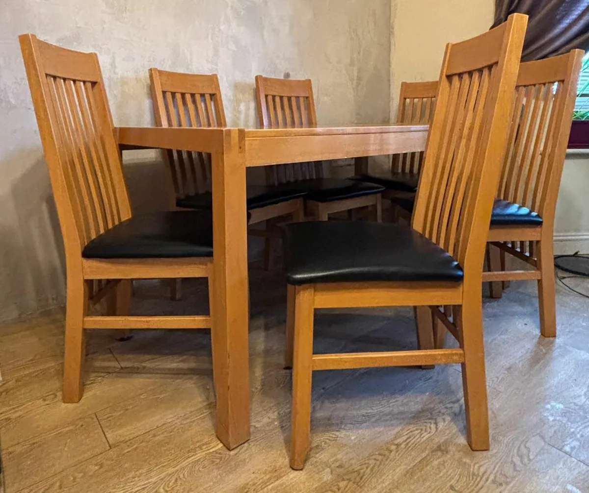 Dining table and set of 6 chairs - Image 1