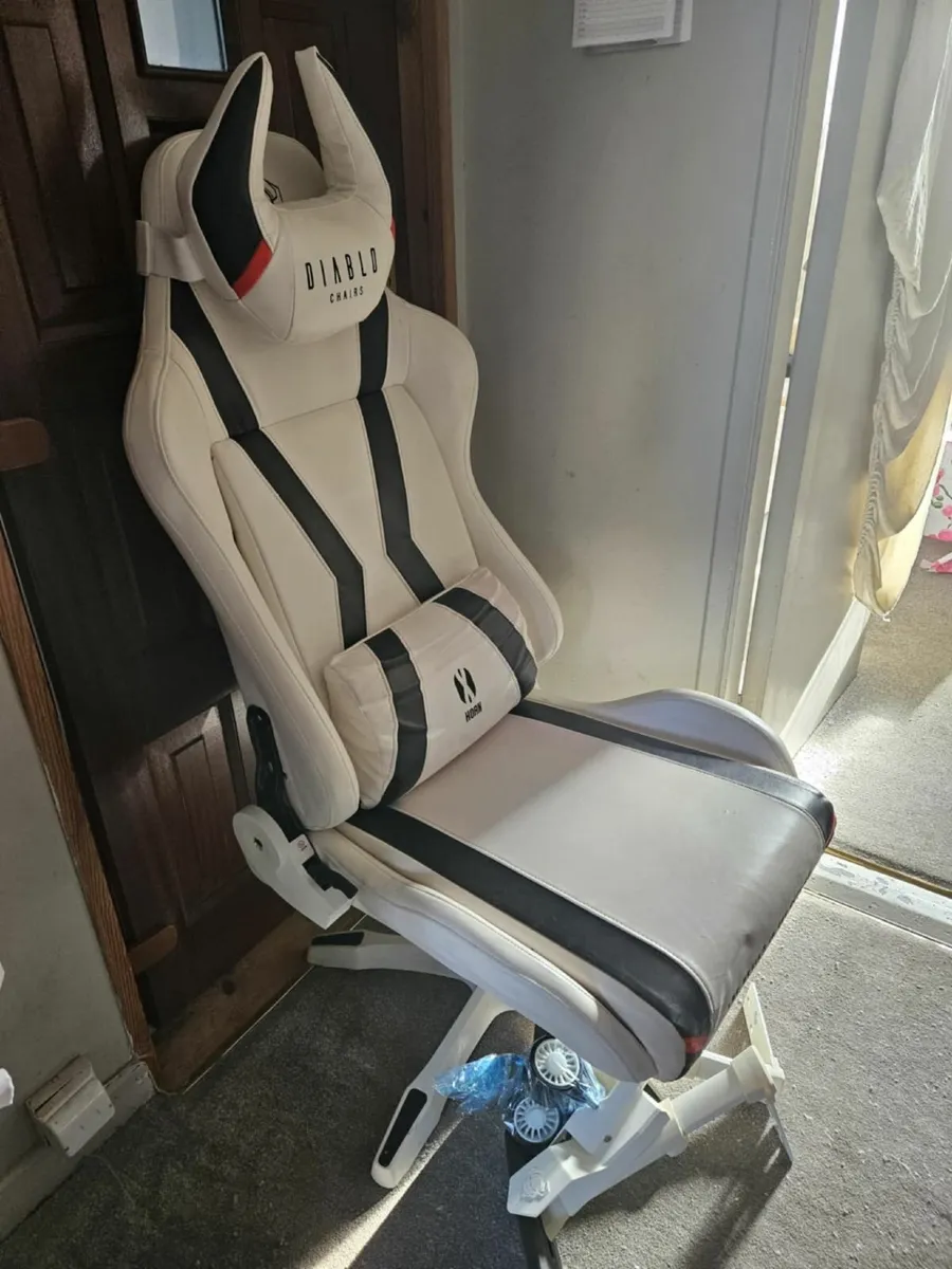Gaming chair - Image 3
