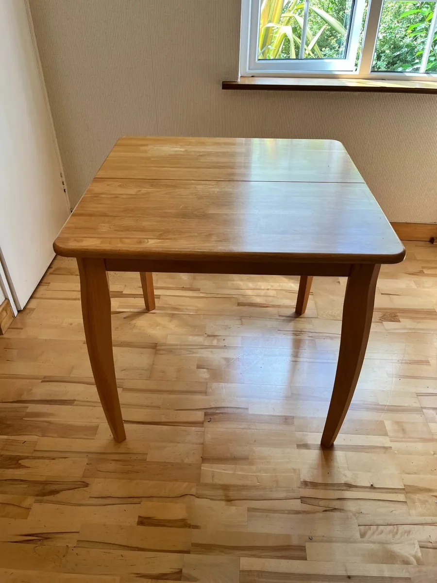 Extendable Kitchen Table and 4 Chairs - Image 1