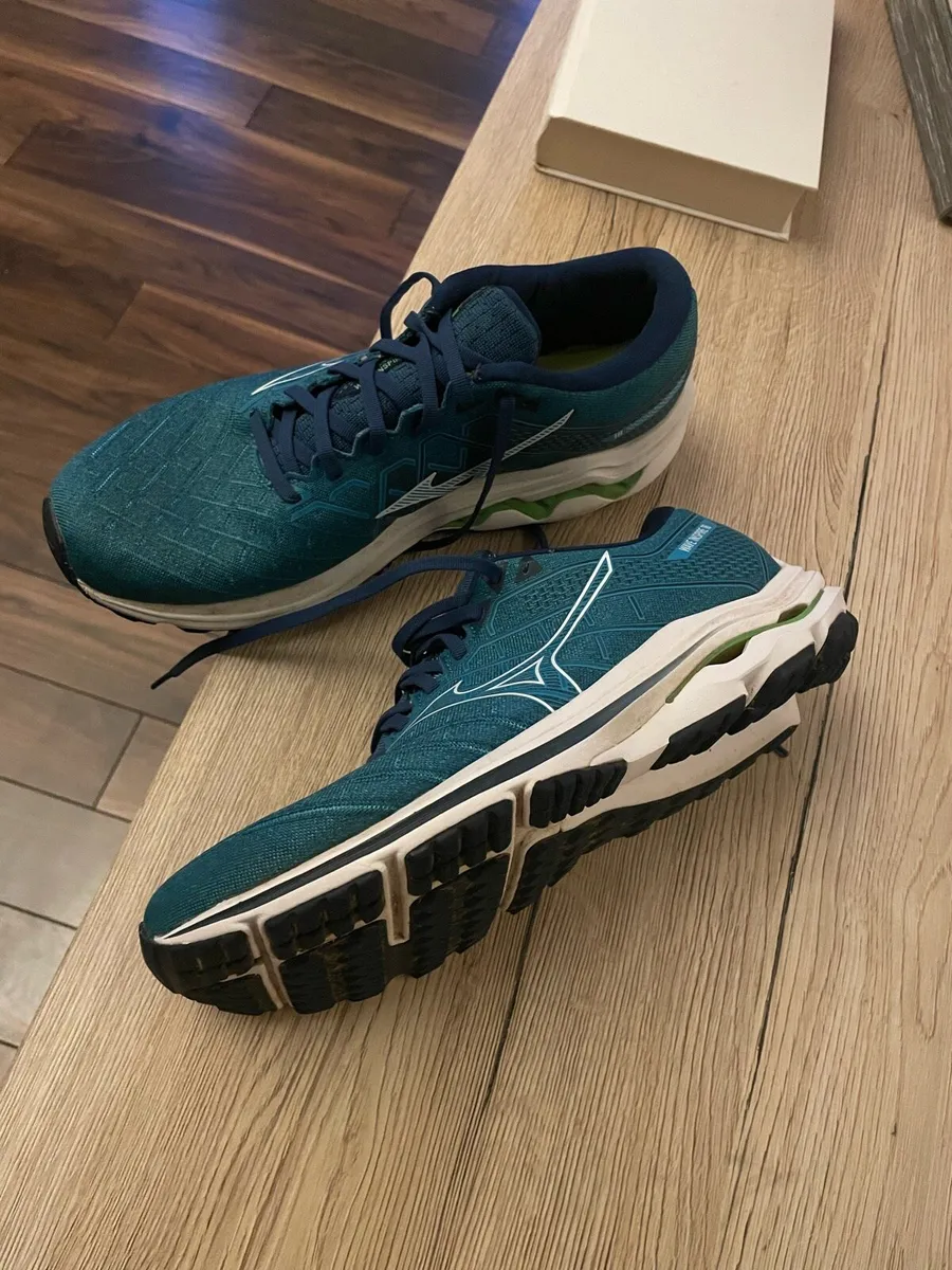 Mizuno Wave inspire 18 Runners size 8.5 UK - Image 2