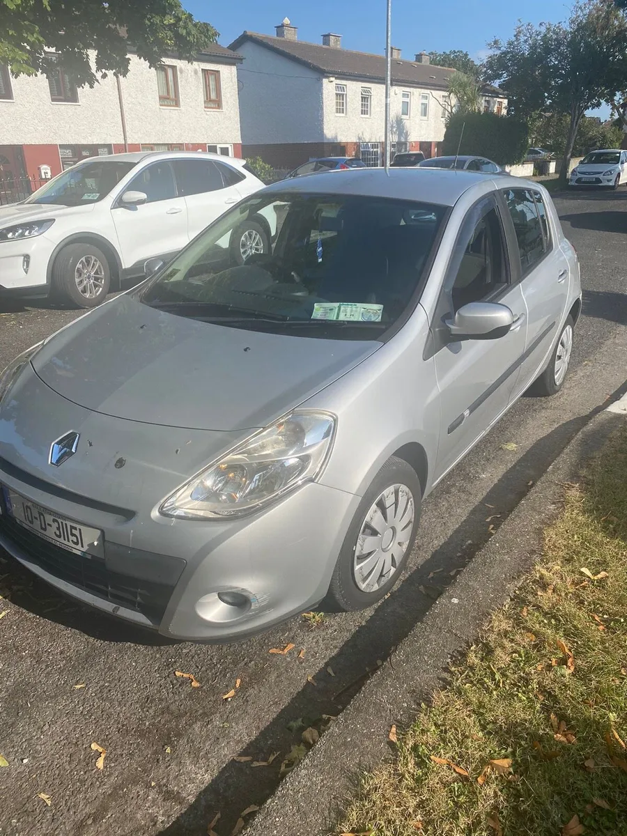 2010 Renault Clio **EXTREMELY LOW MILEAGE** - Image 2