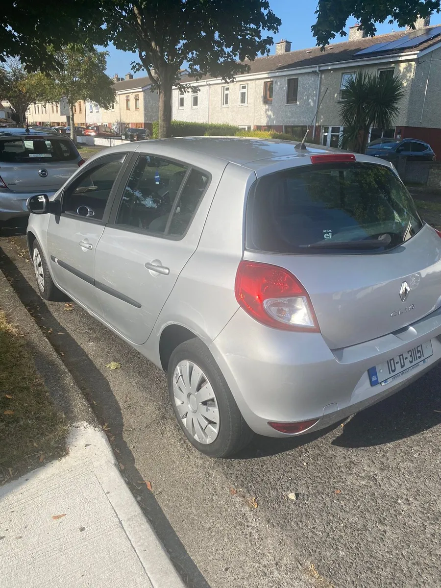 2010 Renault Clio **EXTREMELY LOW MILEAGE** - Image 3