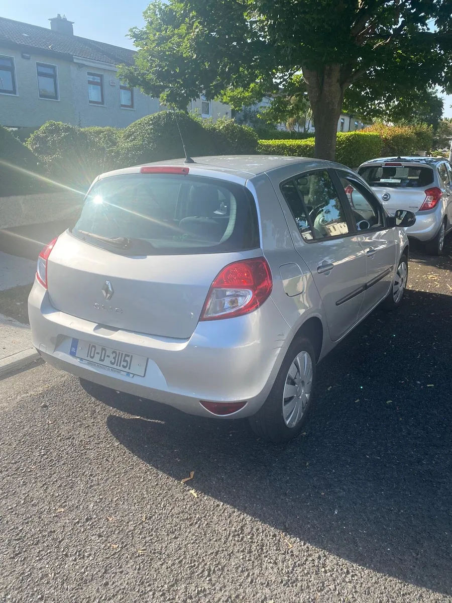 2010 Renault Clio **EXTREMELY LOW MILEAGE** - Image 4