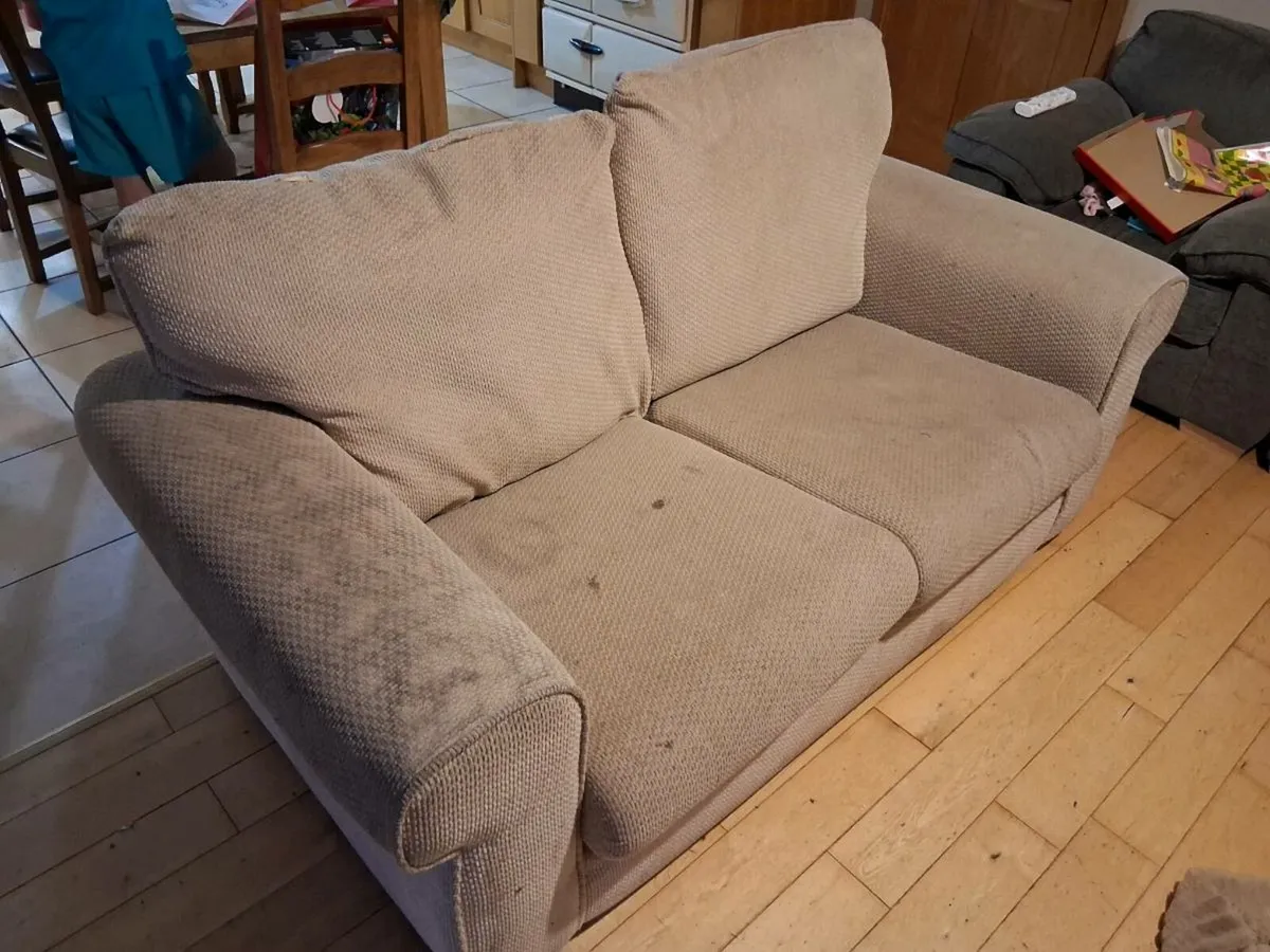 Free Sofa - Image 3