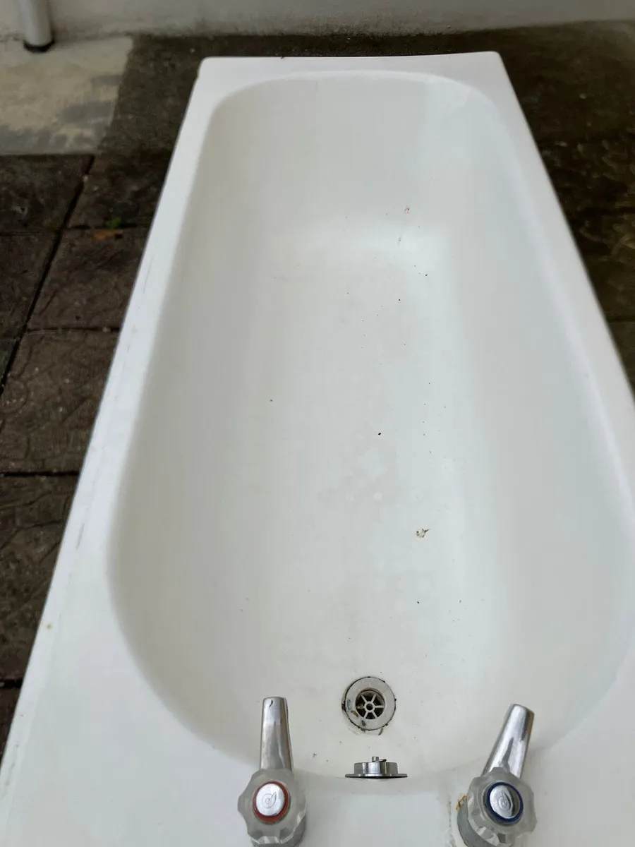 Cast iron bath tub - Image 3