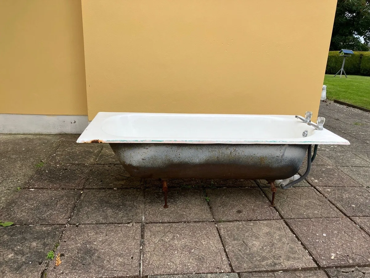 Cast iron bath tub - Image 4