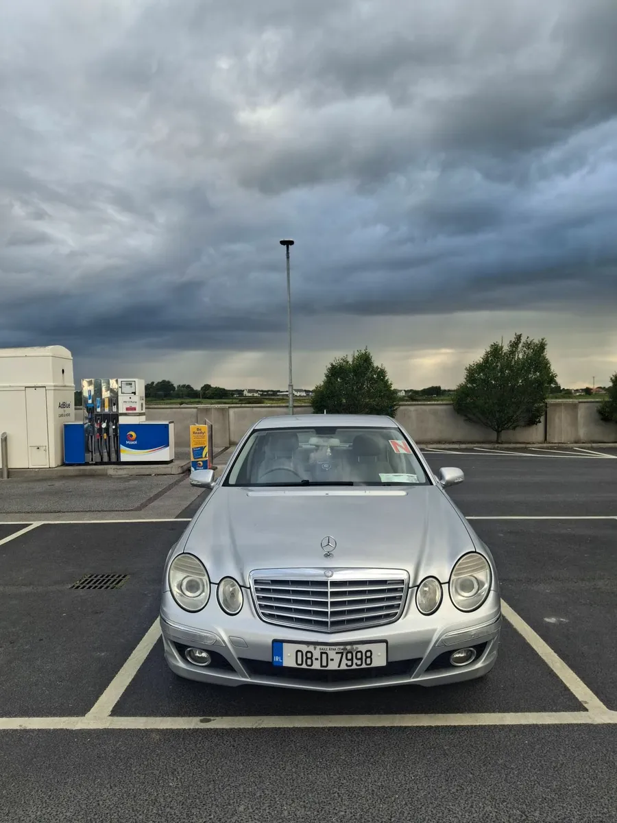 Mercedes-Benz E-Class 2008 Automatic - Image 1