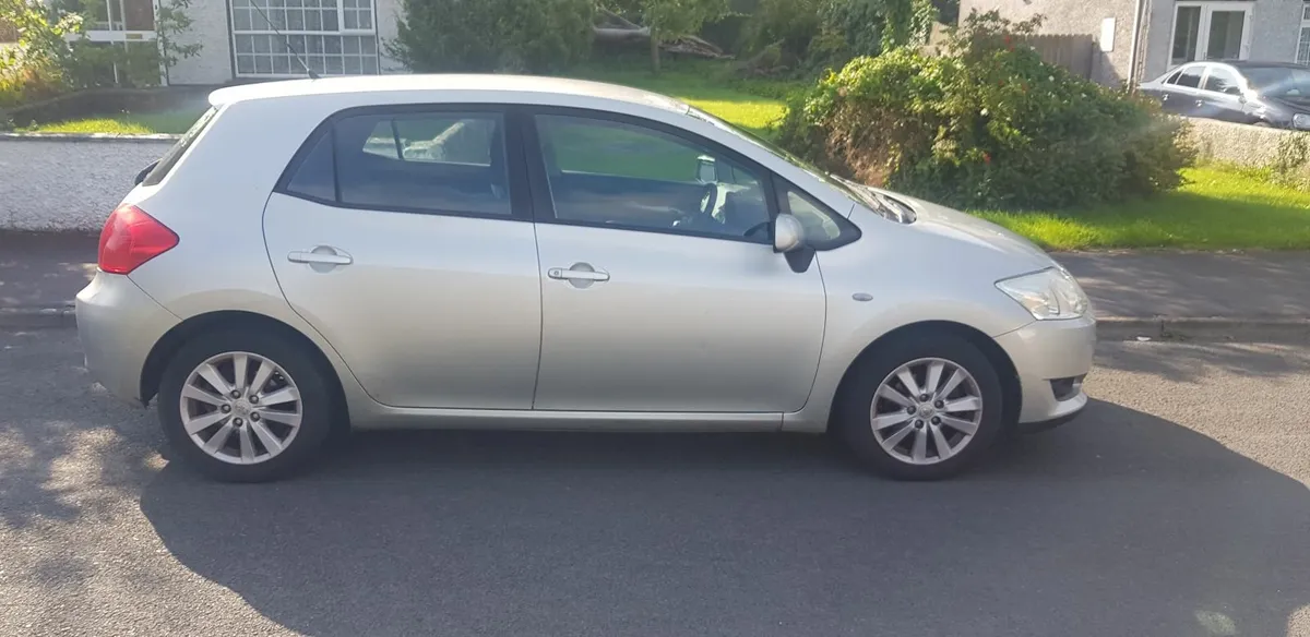Toyota Auris 2008 - Image 1