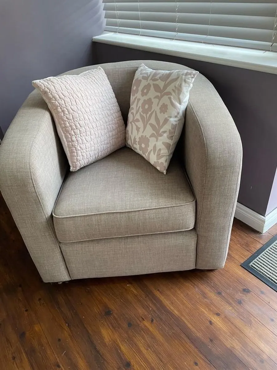 3 Piece Suite - Image 2
