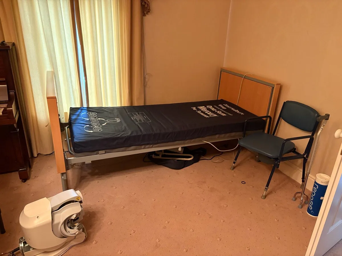 Electric hospital bed - Image 1