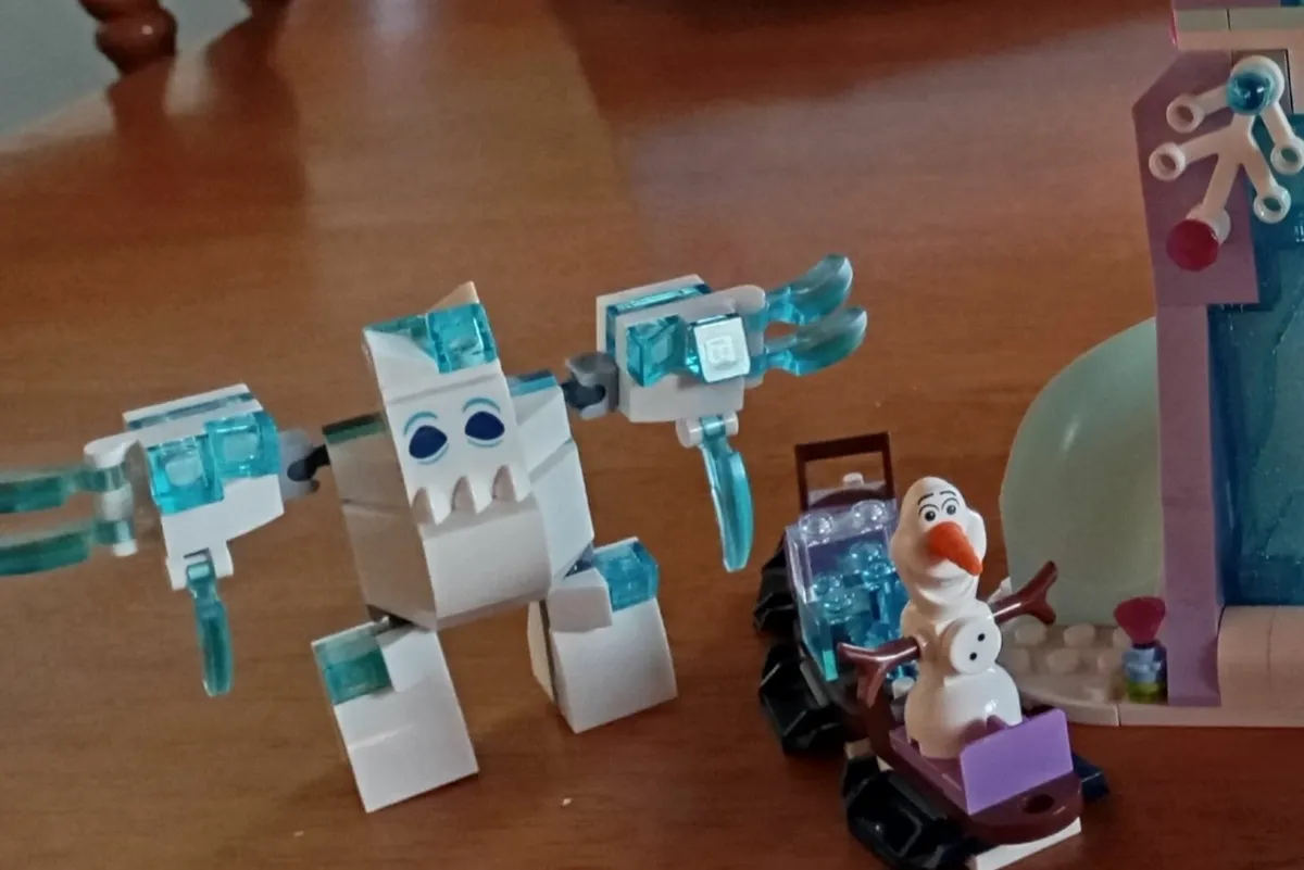 Disney Lego frozen castle - Image 2