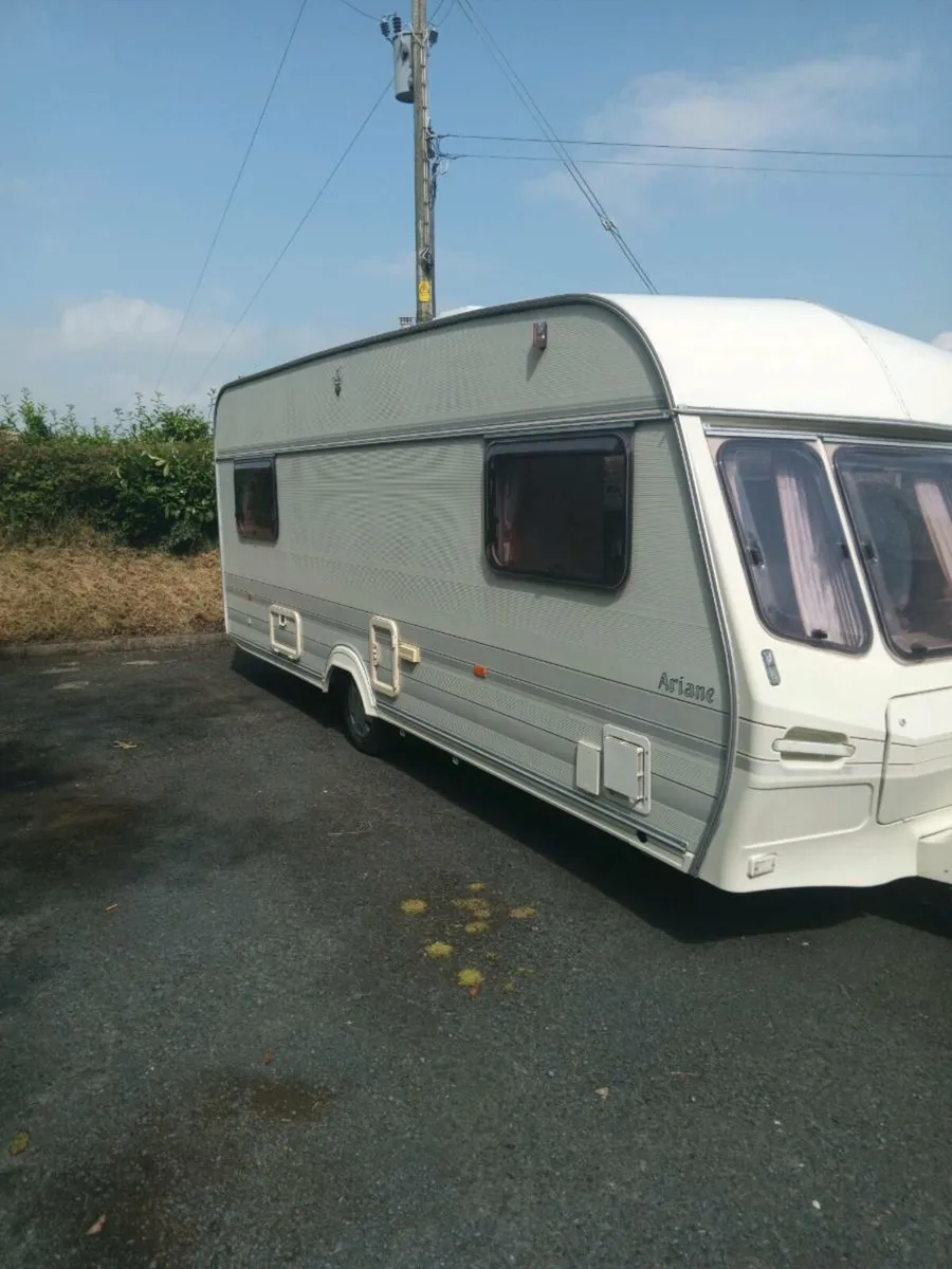 Caravan - Image 2
