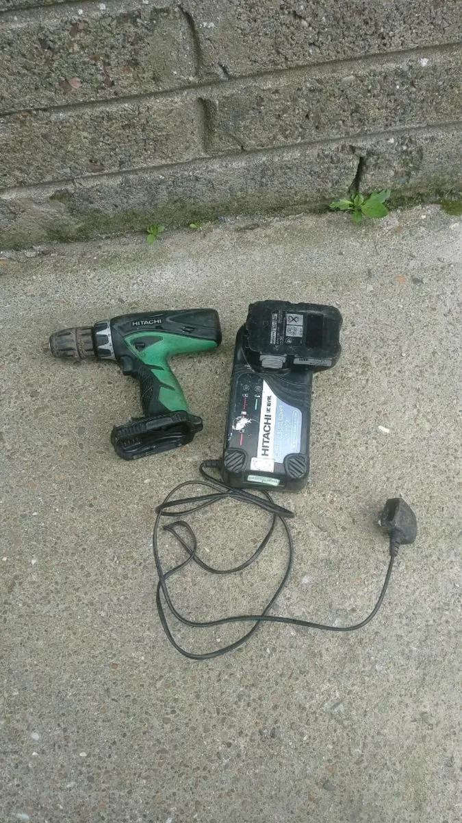 Hitachi Cordless Drill Set