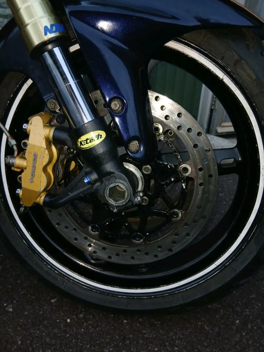 Gsx-r 600 '05 front discs needed