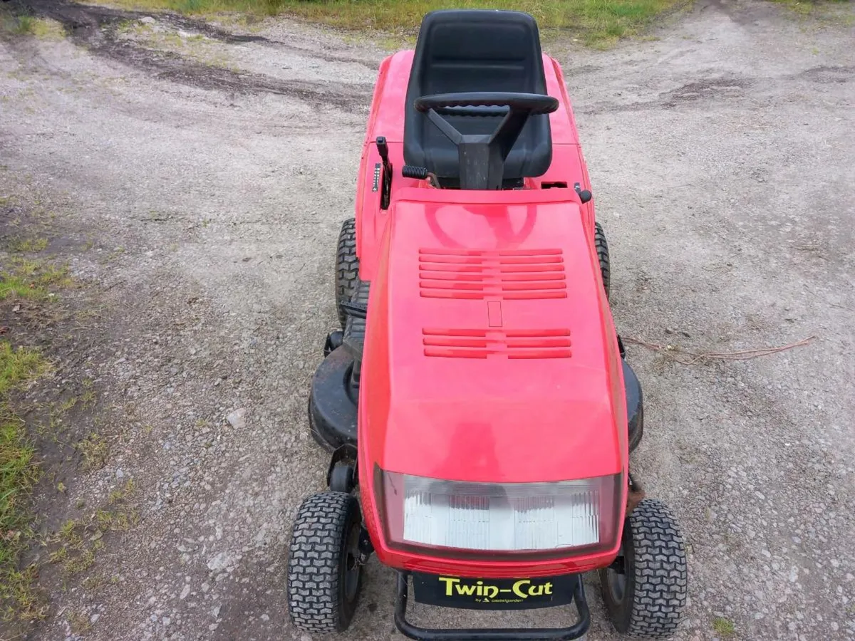 Castlegarden ride on lawnmower - Image 2